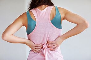 Unzeeche a Symptomer vun thoracic Osteochonds